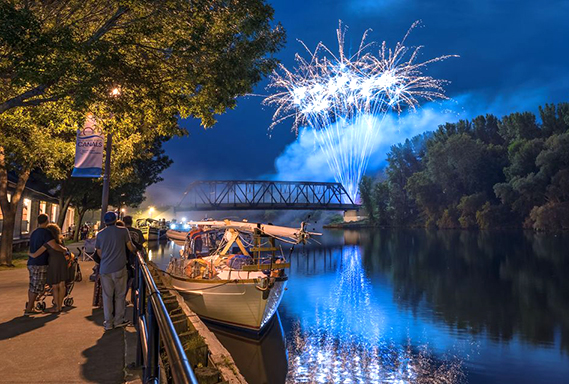 Rome_Canalfest-Fireworks_569x384.jpg