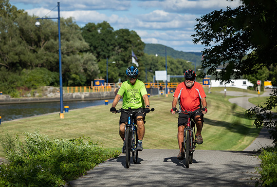 Lock 16_Cycling_CoL2022-3 569x384.jpg