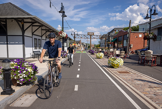 Fairport_Cycling_CoL2022-7 569x384.jpg