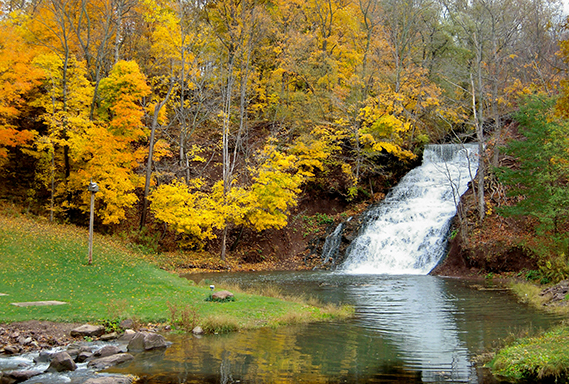 Holley_CanalFalls_LoisAnnMatteson_569x384.jpg